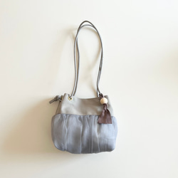 【受注生産】 斜めがけにも！2way organdie mini bag（right grey） 6枚目の画像