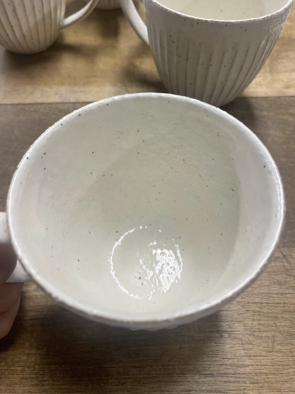 粉引のコーヒーカップ【細いしのぎ】 3枚目の画像