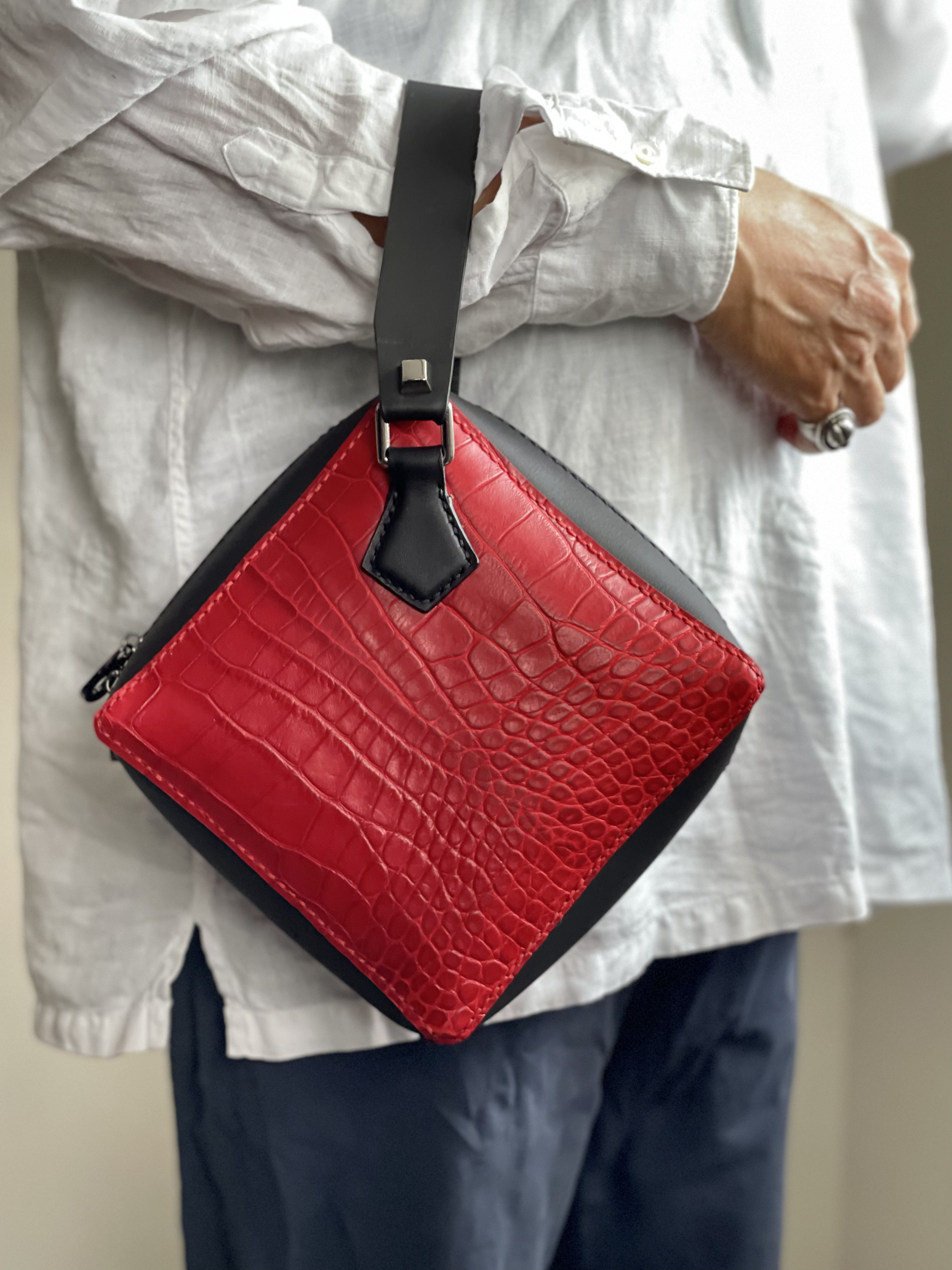 Zemoneni  手作り 動物の出没 collection 手縫い 牛革 クロスボディバッグj n