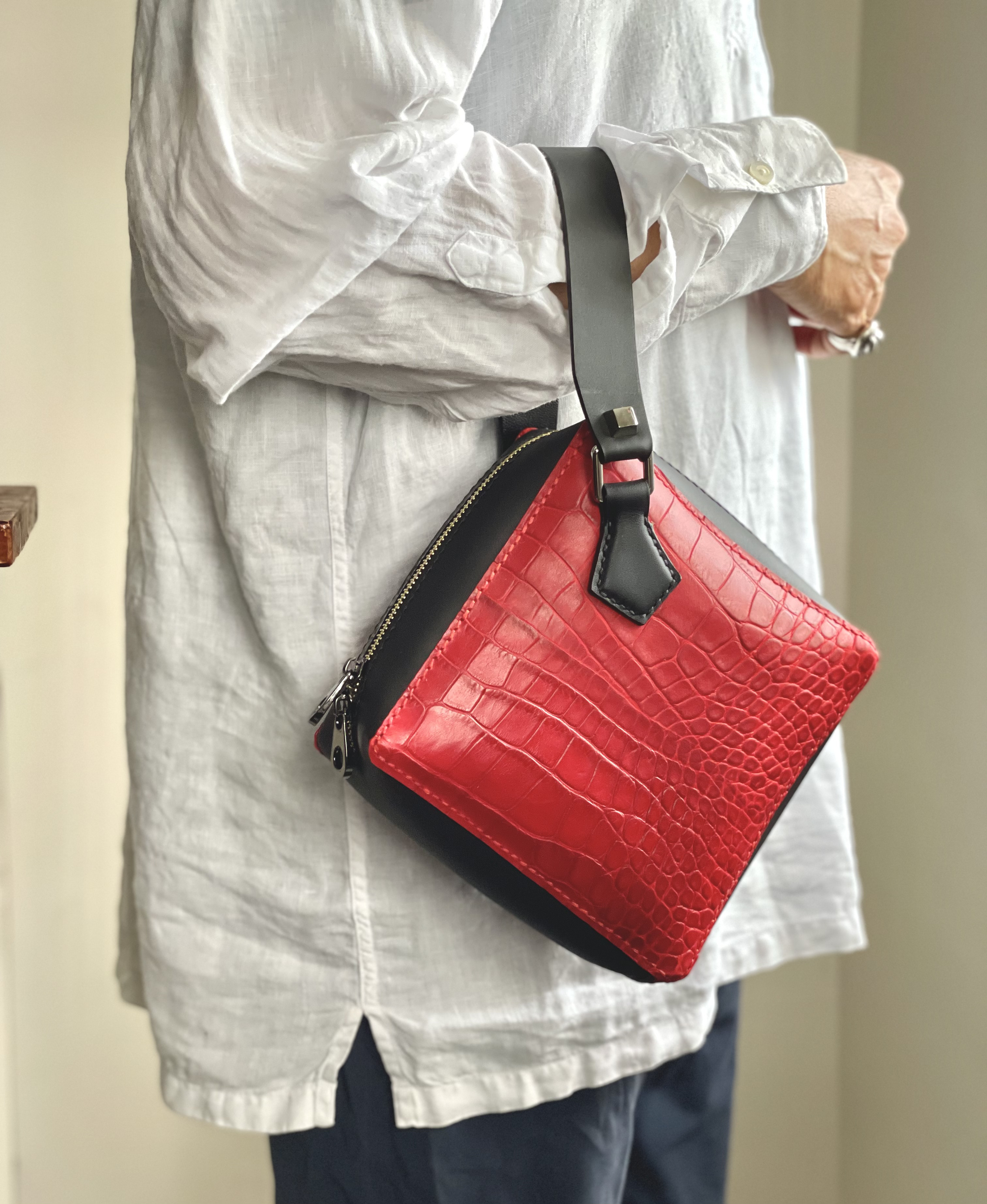 Zemoneni  手作り 動物の出没 collection 手縫い 牛革 クロスボディバッグj n