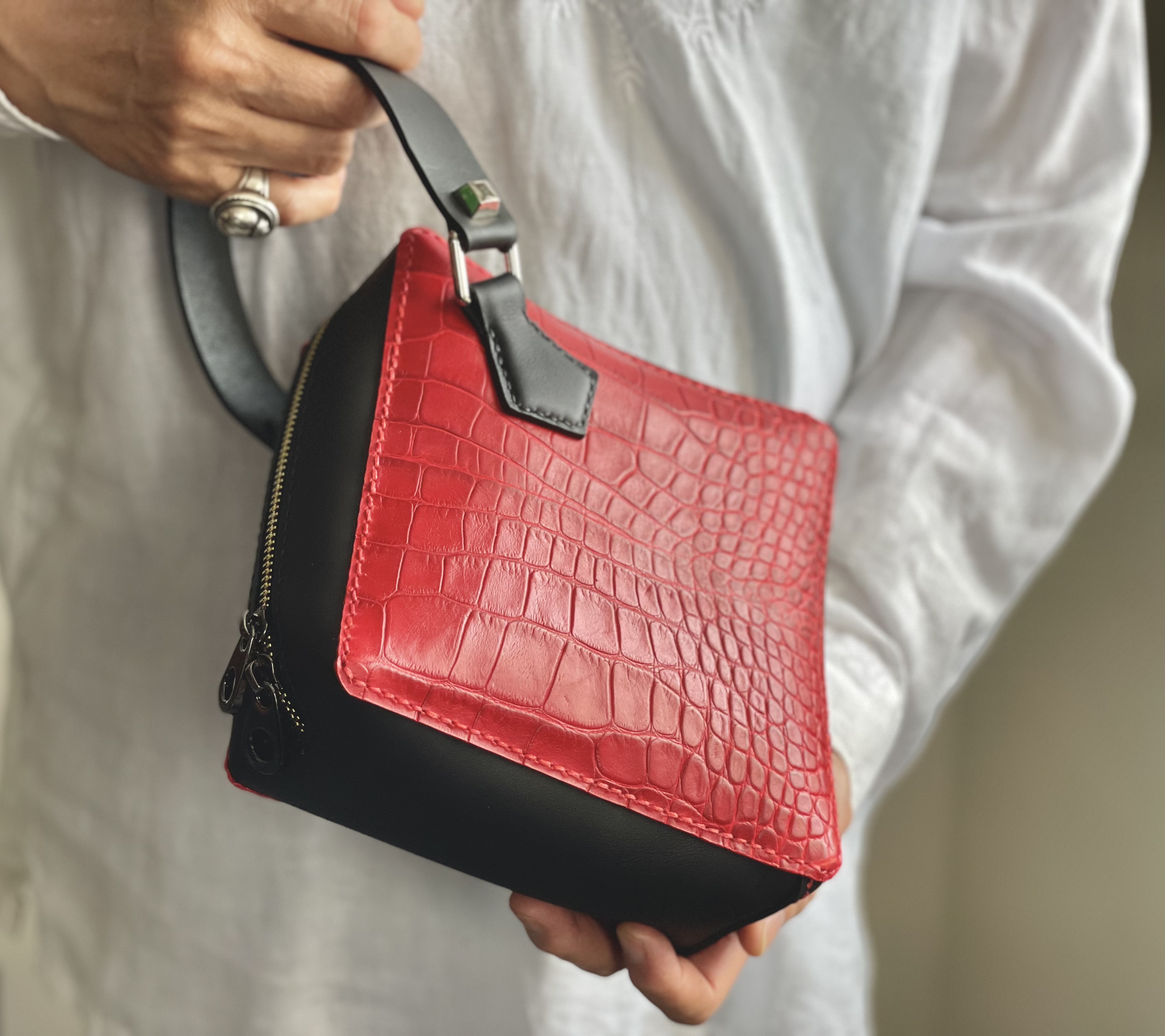 Zemoneni  手作り 動物の出没 collection 手縫い 牛革 クロスボディバッグj n