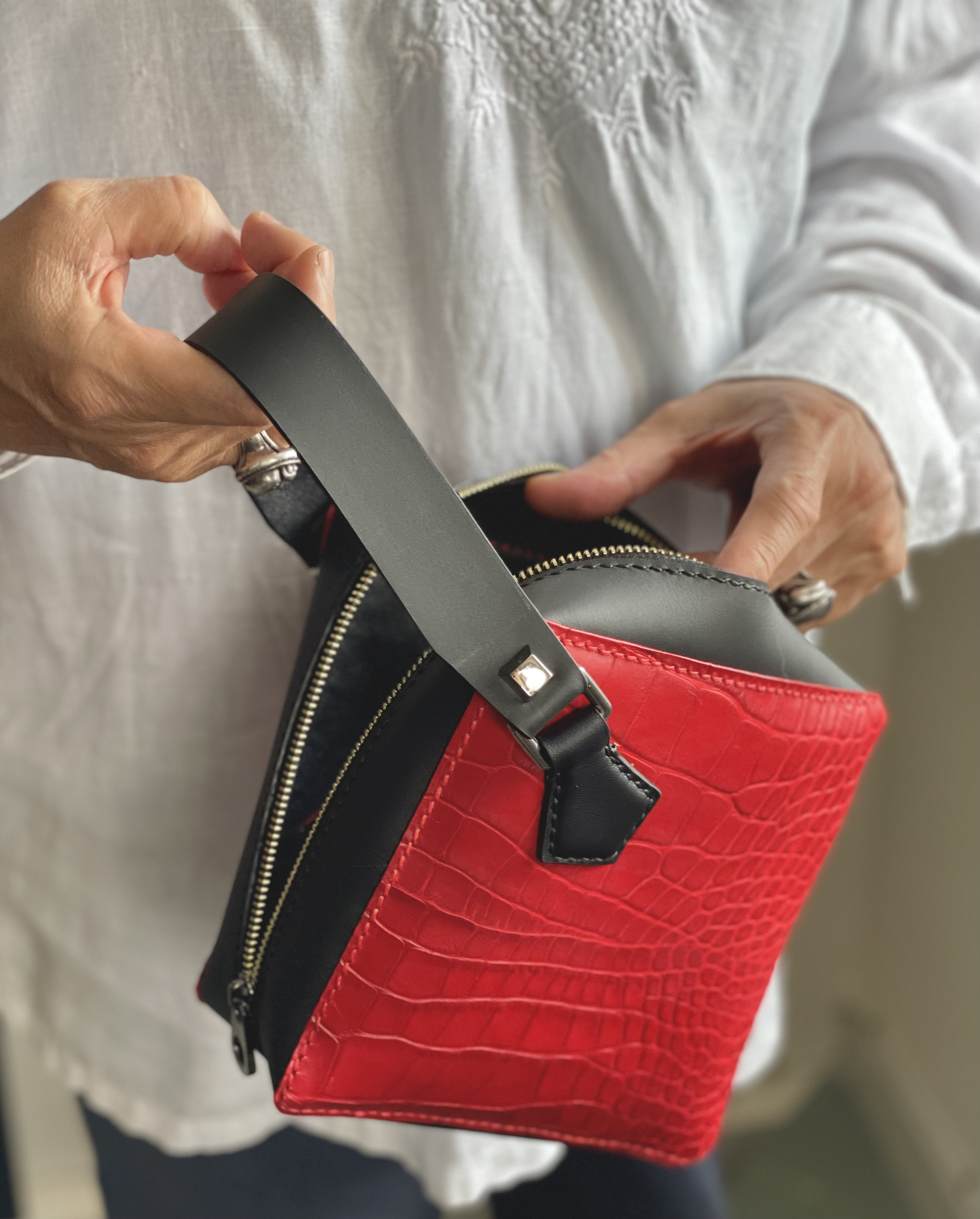 Zemoneni  手作り 動物の出没 collection 手縫い 牛革 クロスボディバッグj n