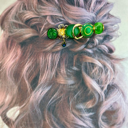 エメラルドグリーンのヘアクリップ ヘアクリップ・バナナクリップ