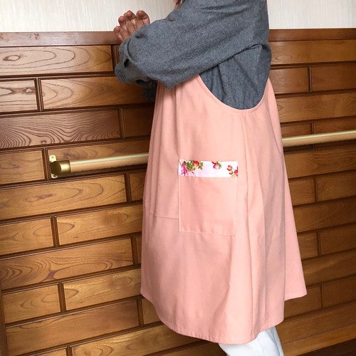 エプロン 保育士 介護士 ピンク いちご エプロン nobuhiro 通販