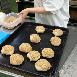 台湾名物　岩崎食品胡椒餅6個入り　送料無料　1個120g　冷凍便　豚肉、黒胡椒、五香粉、青ネギ 18枚目の画像
