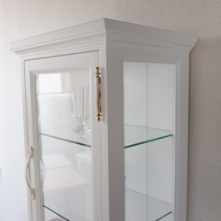 ガラスケース縦長タイプ　透明ガラス　アーチホワイト(ツヤ無しの白）塗装　バルカン丁番 4枚目の画像
