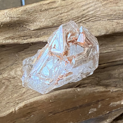 スケルタル・フェンスタークォーツ/ エレスチャルクォーツ