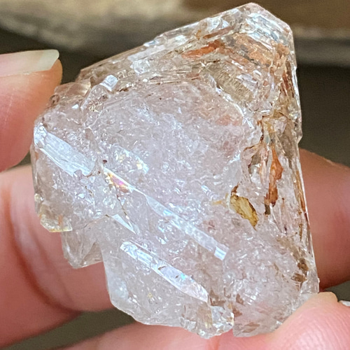 スケルタル・フェンスタークォーツ/ エレスチャルクォーツElestial