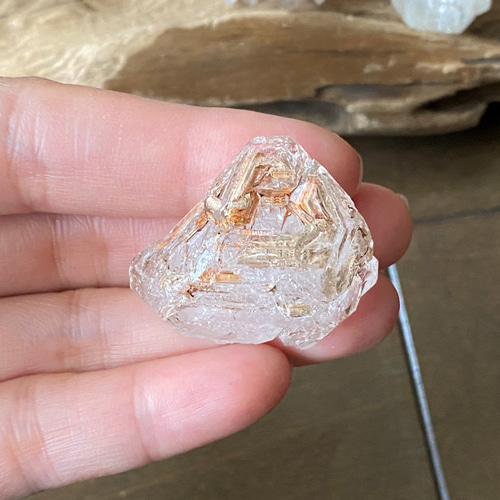 スケルタル・フェンスタークォーツ/ エレスチャルクォーツ