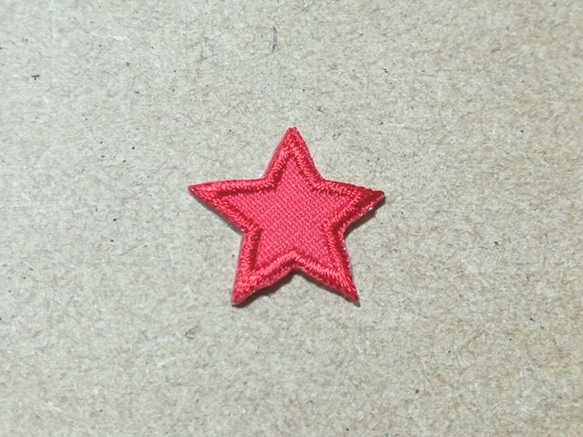 縁取り刺繍ワッペン星スター/レッド・赤 1枚目の画像