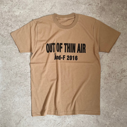 シンプルで合わせやすい♪大人のロゴTシャツ「out of thin air」 5枚目の画像