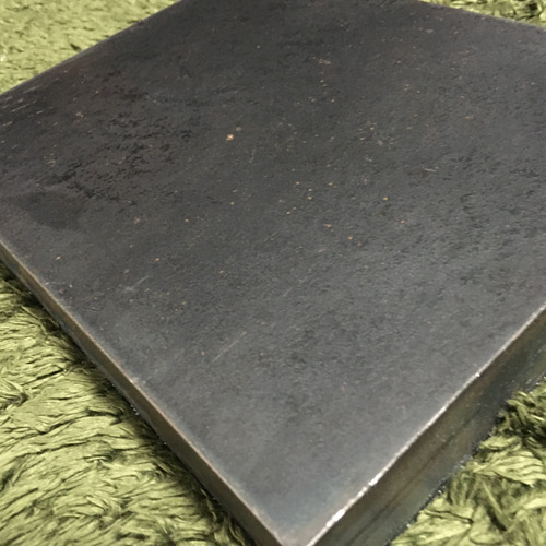  2024年おすすめのアイテム満載 正方形30×30cm 32mm極厚鉄板 作業台、アンビル 、金床などに 調理器具