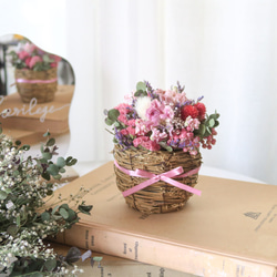 母の日フラワー【2023母の日】【特集掲載】sweet pink mini flower basket ドライフラワー 4枚目の画像