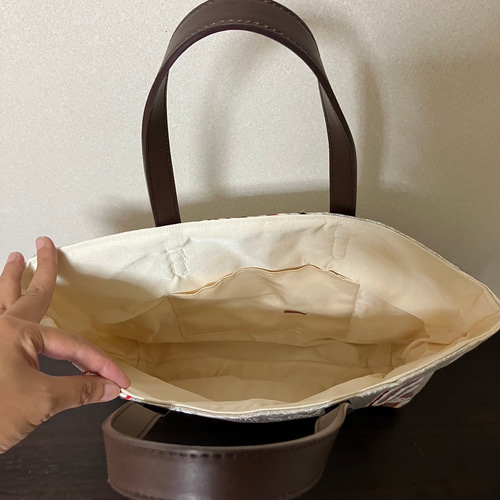 アンズルーム★トートバッグ★ハンドバッグ★着物　帯リメイク★シルバー　花　★A4 アンズルーム☆ハンドメイド☆ちょっと豪華な トートバッグ