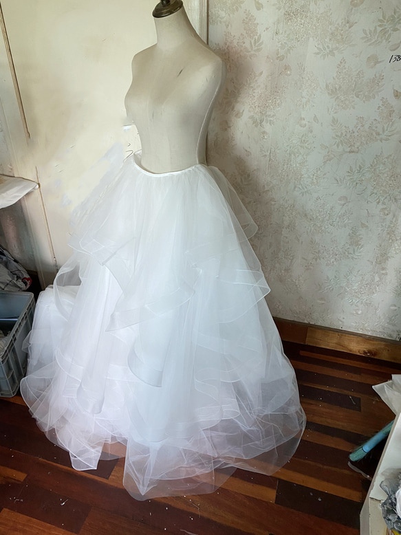 ウェディングドレス スカートのみ ホワイト ソフトチュール トレーン 結婚式/披露宴/音楽会 3枚目の画像