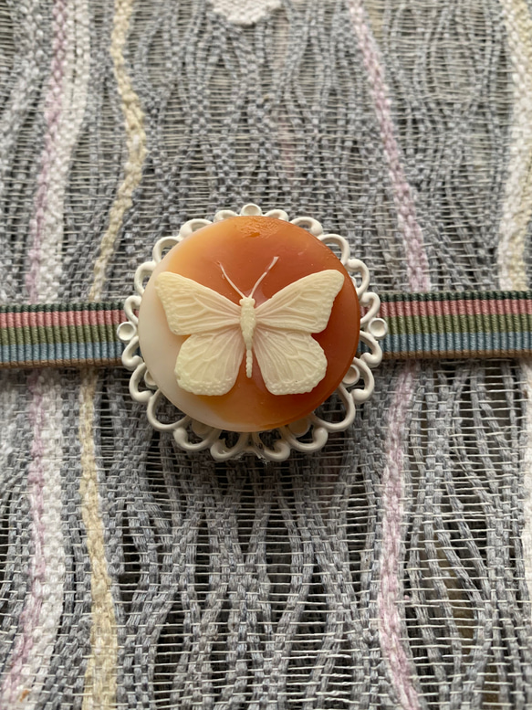 デッドストック素材のポエティックな蝶の帯留め「パピヨン・ポエム」 5枚目の画像