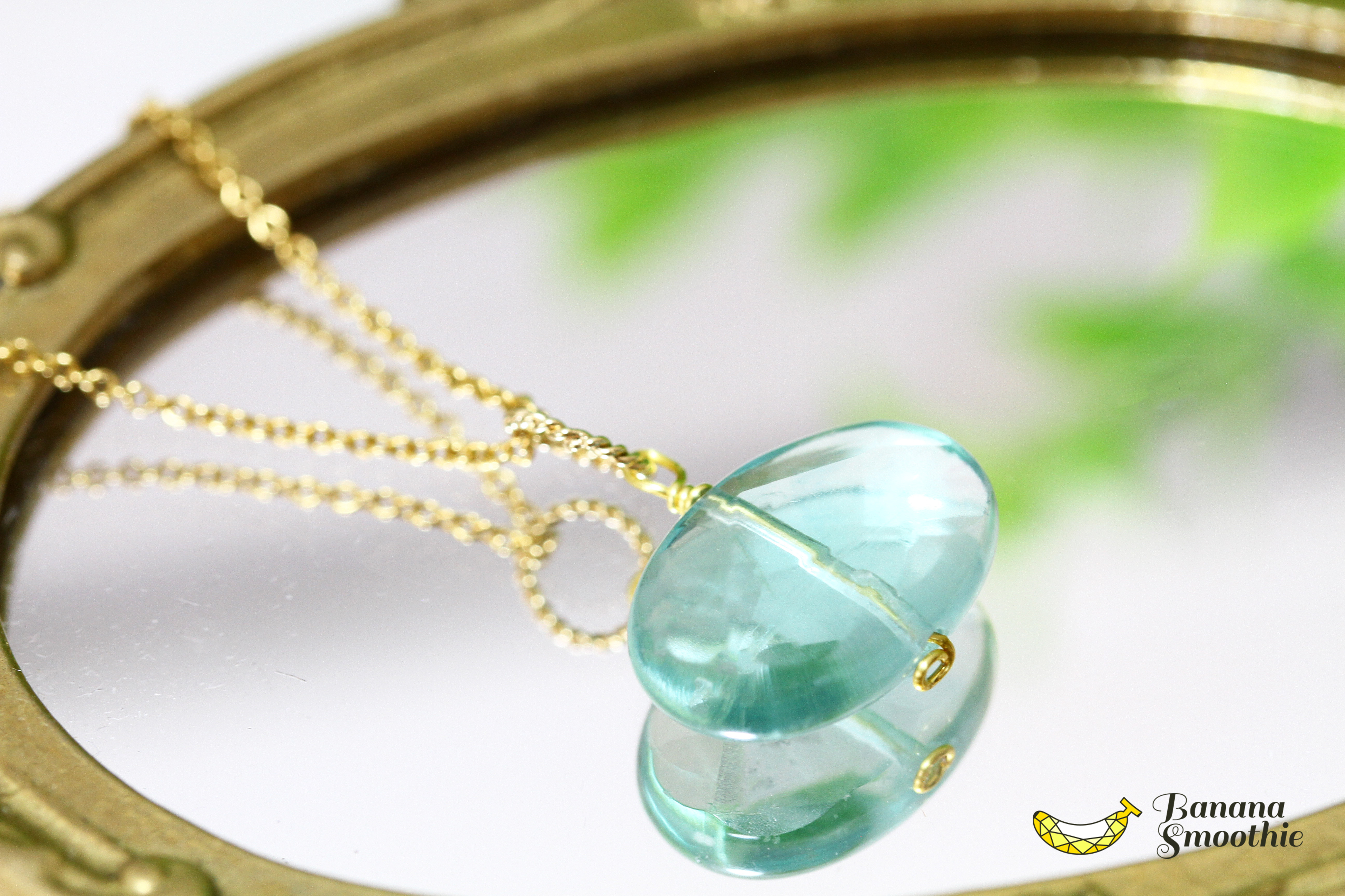 スマートエレガンスな 濃いグリーンフローライト オーバル ブリオレットカット 14kgfネックレス