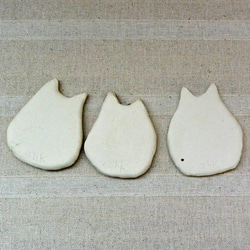 トラネコとシロネコの小さいお皿　３枚セット　豆皿　ねこ・猫　手作り陶芸　陶器 9枚目の画像