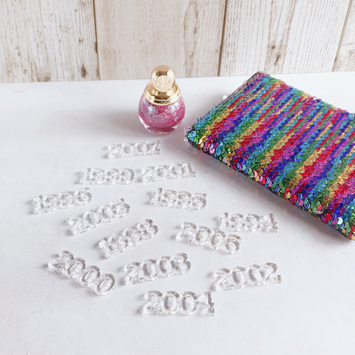 アクリル(カスミ) 西暦パーツ キラキラ Anniversary 生まれ年《2個
