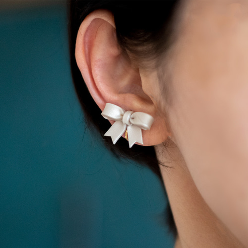イヤーカフセット//ひらひらリボン / ホワイトパール イヤリング
