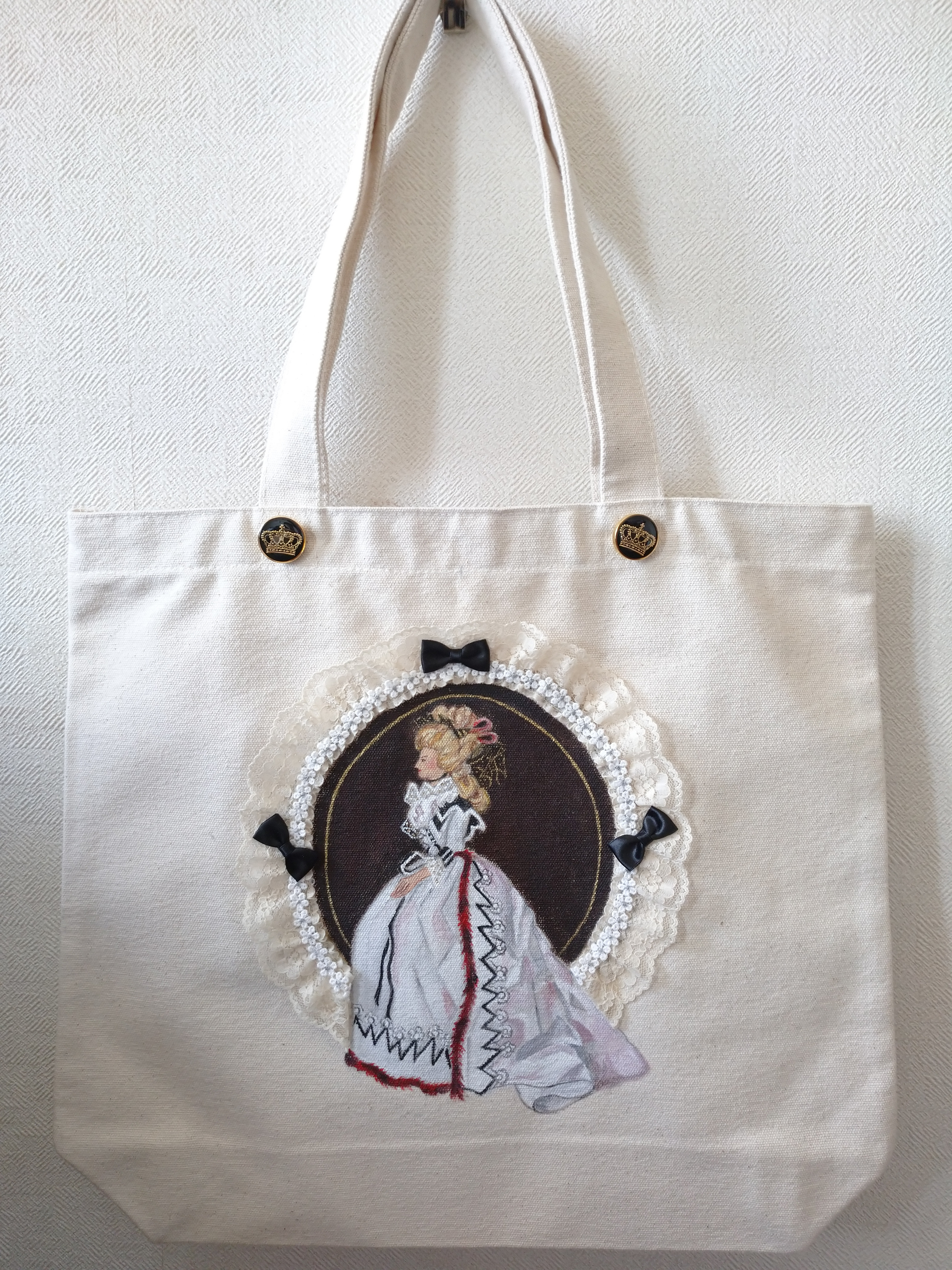 ルダンゴト・ドレス姿のマリー・アントワネット(オフホワイト