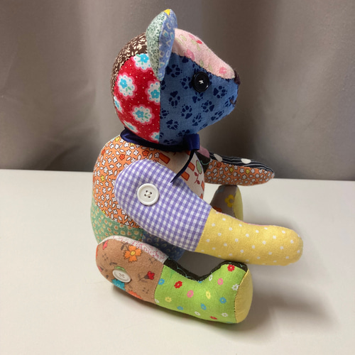 ゆっきー様☆パッチワーク ぬいぐるみ テディベア　約28cm テディベア パッチワークぬいぐるみ - メルカリ