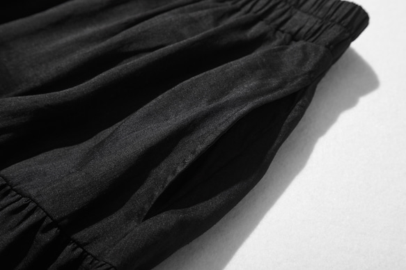 優しく揺れる、ゆるふわギャザースカート　リネンロングスカート　裏地付き　ブラック　220512-5 7枚目の画像