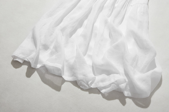 優しく揺れる、ゆるふわギャザースカート　リネンロングスカート　裏地付き　ホワイト　220512-1 4枚目の画像