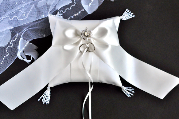 【再販】クチュール感覚のプリンセス　リングピロー　ホワイトリボン　パール　スワロフスキー 3枚目の画像