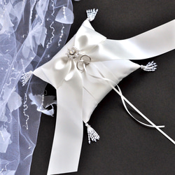 【再販】クチュール感覚のプリンセス　リングピロー　ホワイトリボン　パール　スワロフスキー 2枚目の画像