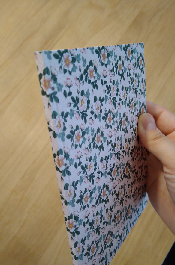 ハードカバー手作り無地ノート　花柄ピンク2 3枚目の画像