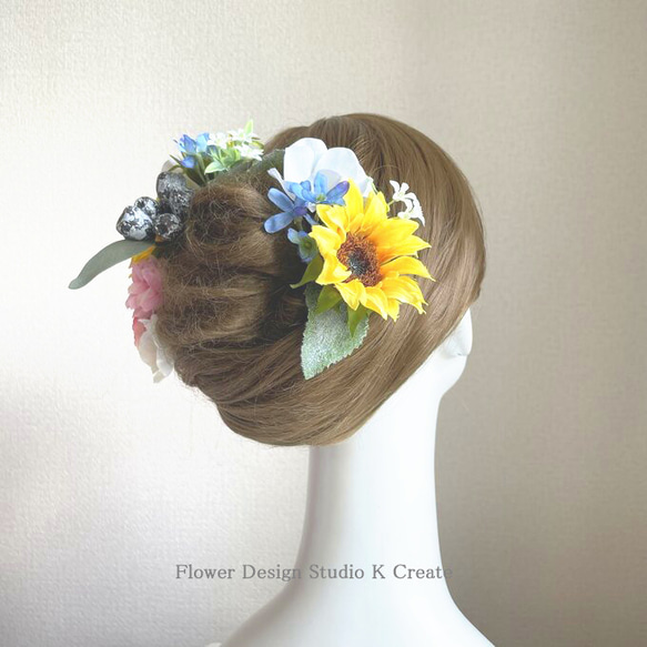 向日葵と白いアネモネのヘッドドレス　ヒマワリ　ひまわり　髪飾り　ウェディング ブライダル　花嫁ヘア　成人式　結婚式 4枚目の画像
