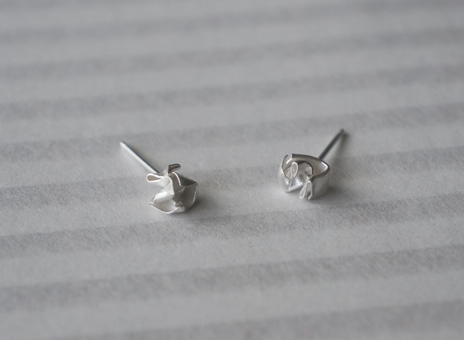 紙くずのピアス｜詳細画像