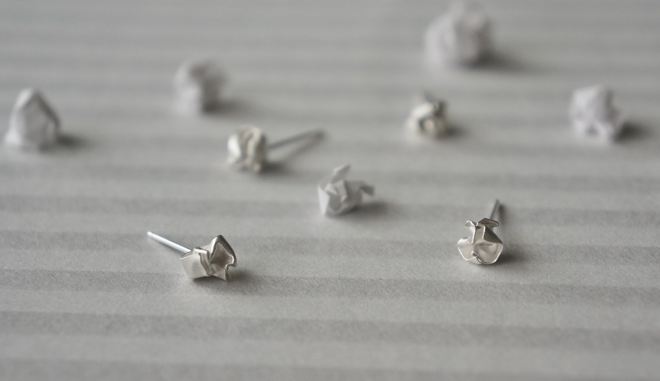 紙くずのピアス｜詳細画像