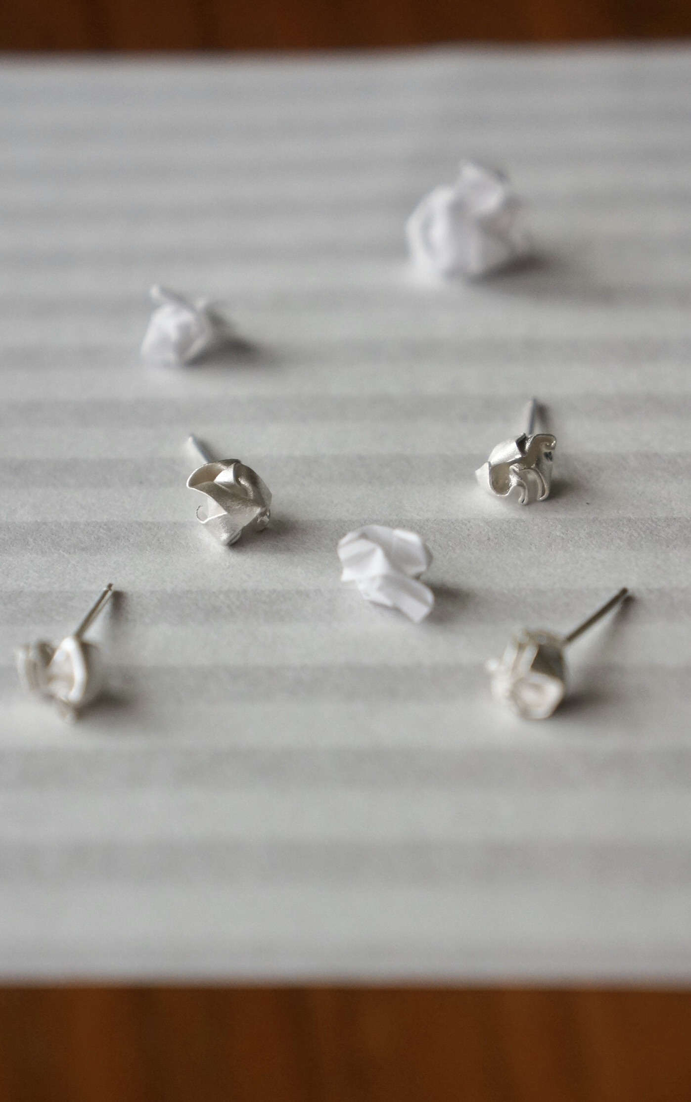 紙くずのピアス｜詳細画像