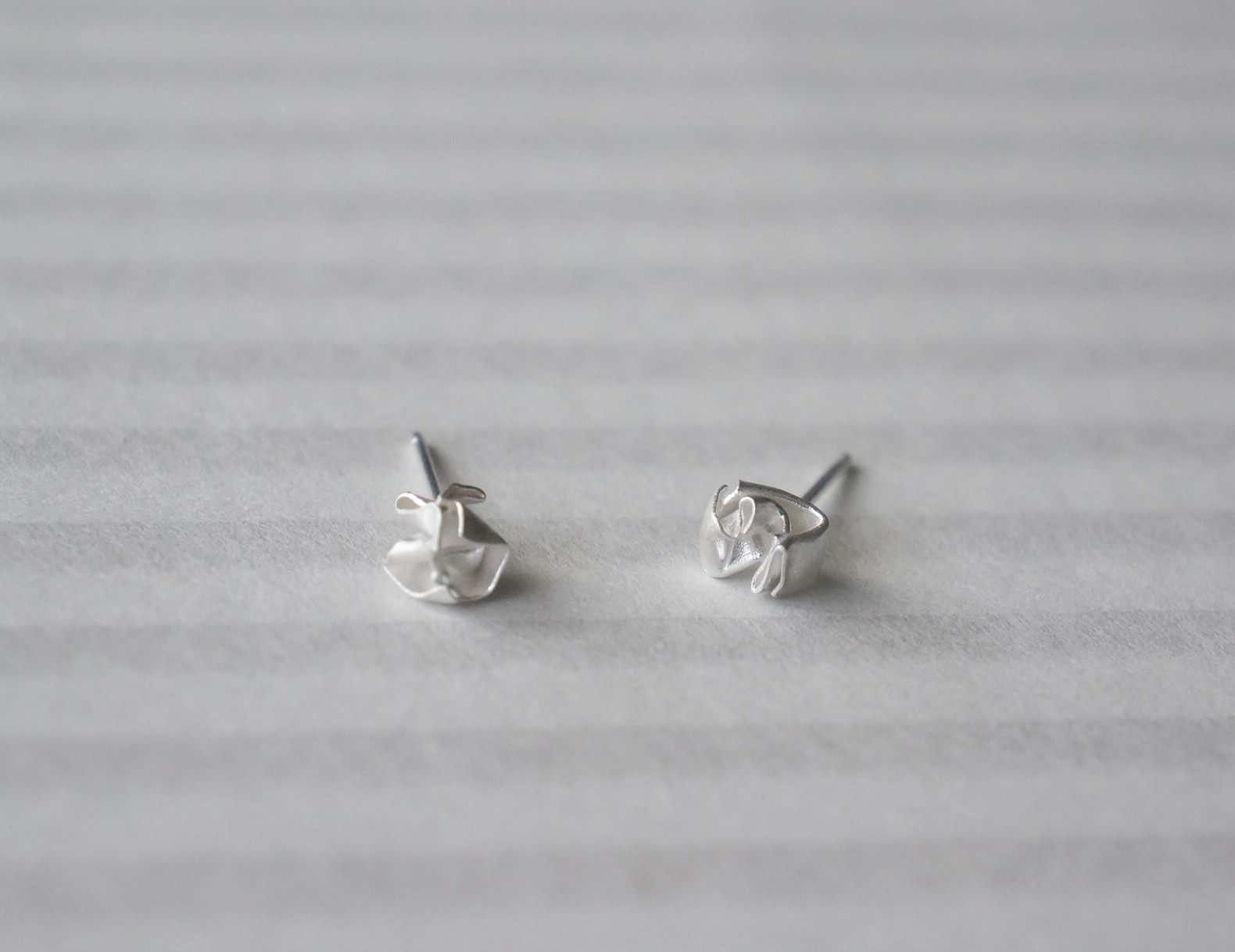 紙くずのピアス｜詳細画像