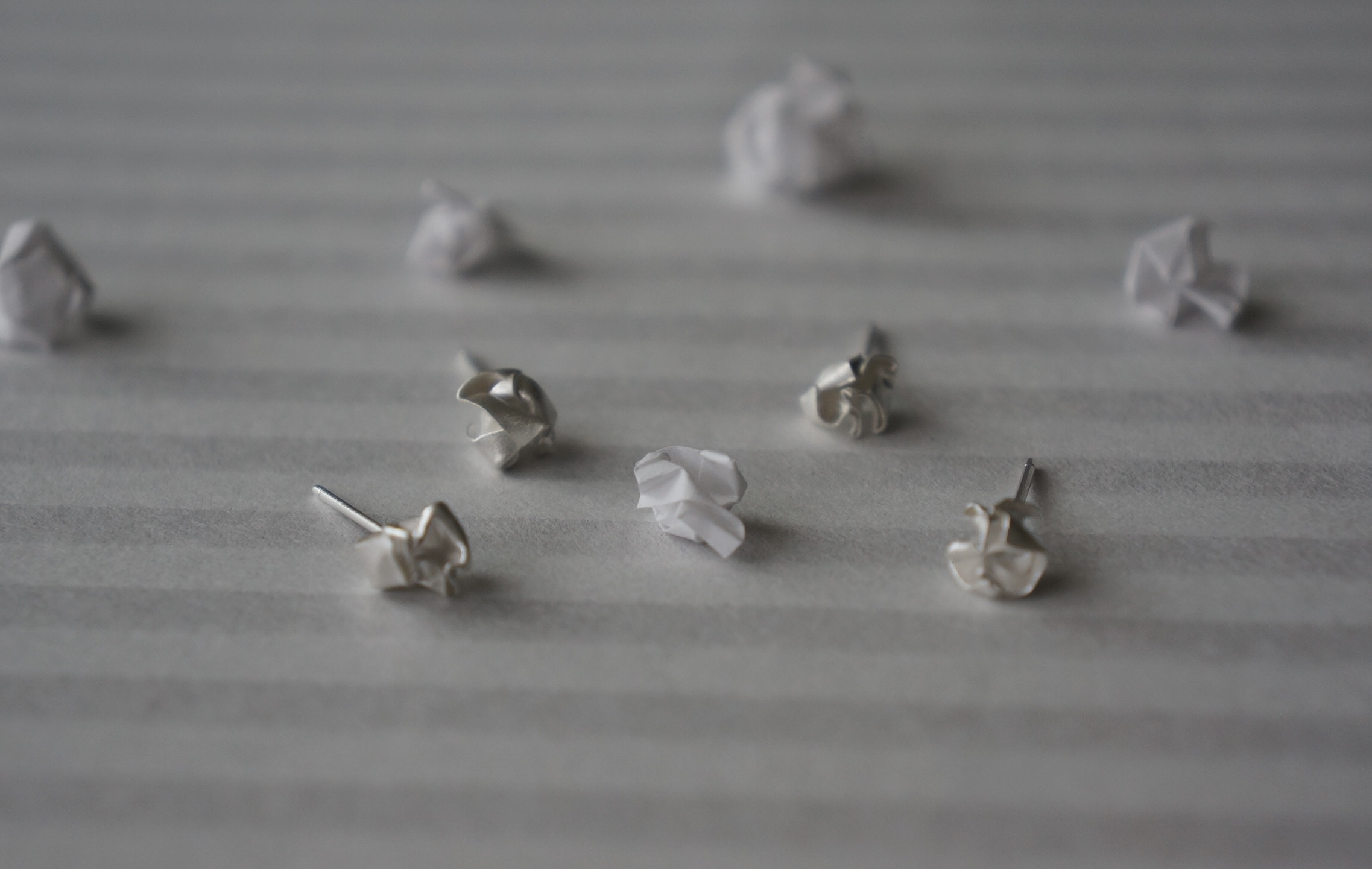 紙くずのピアス｜詳細画像