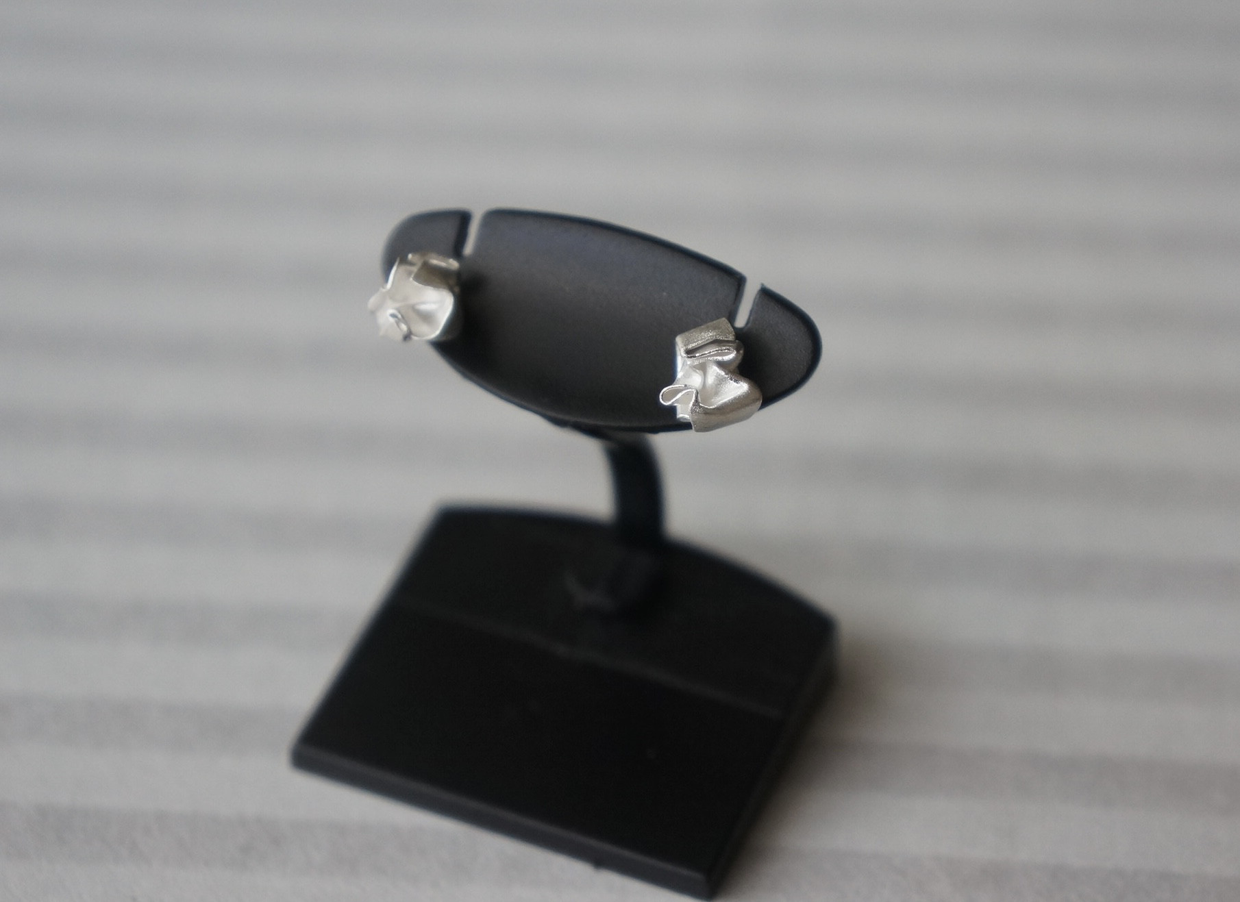 紙くずのピアス｜詳細画像