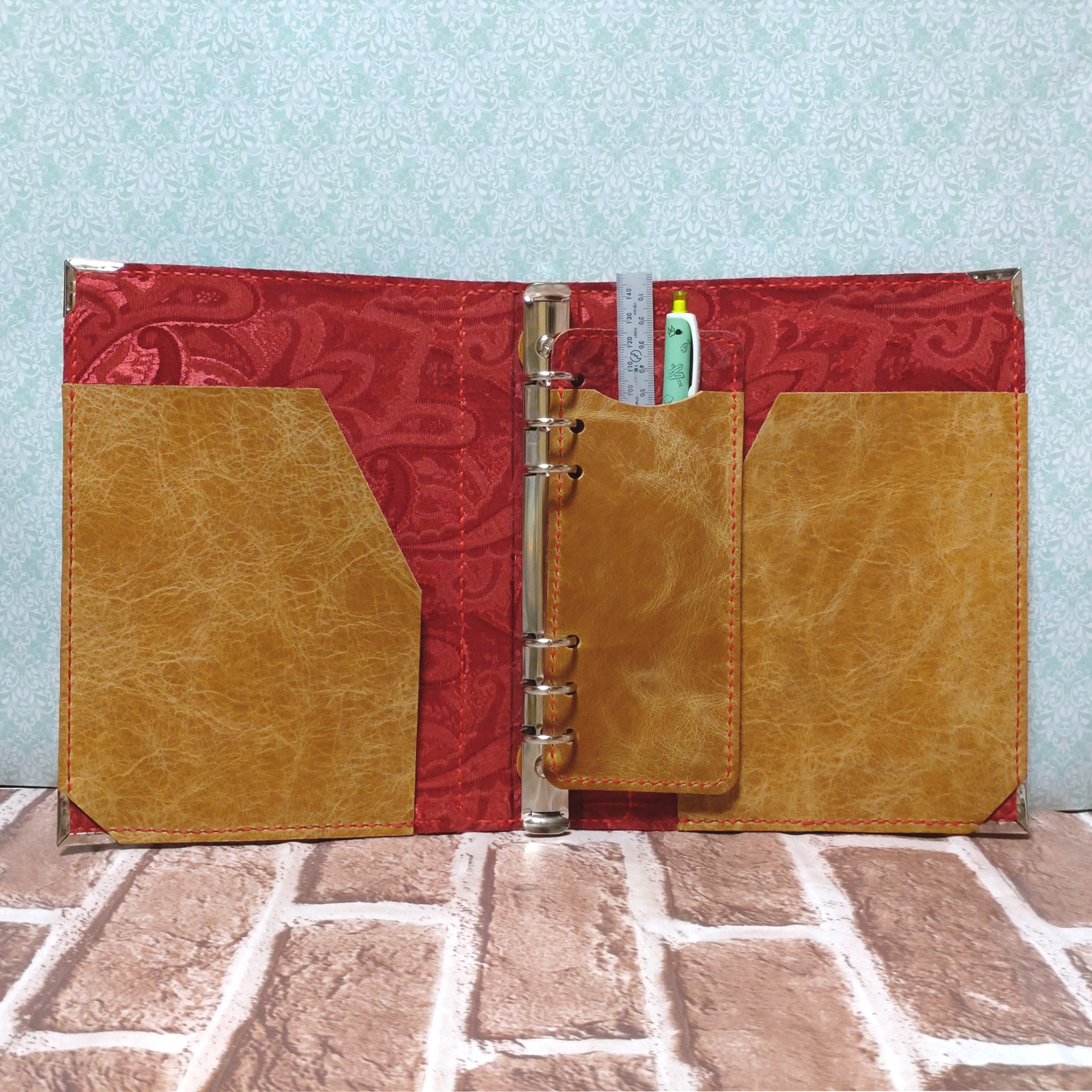 【一点物】☆革と布の組み合わせたA5バインダー6穴☆ シンプル ルーズリーフ 牛革 茶 レザー 革  手縫い  文房具