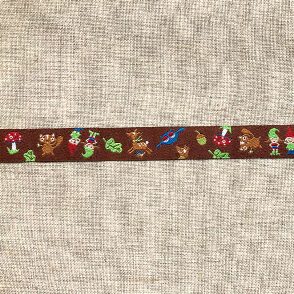 ドイツFB社 刺繍リボン 1m ドワーフと森の仲間たち ブラウン r-0683 2枚目の画像