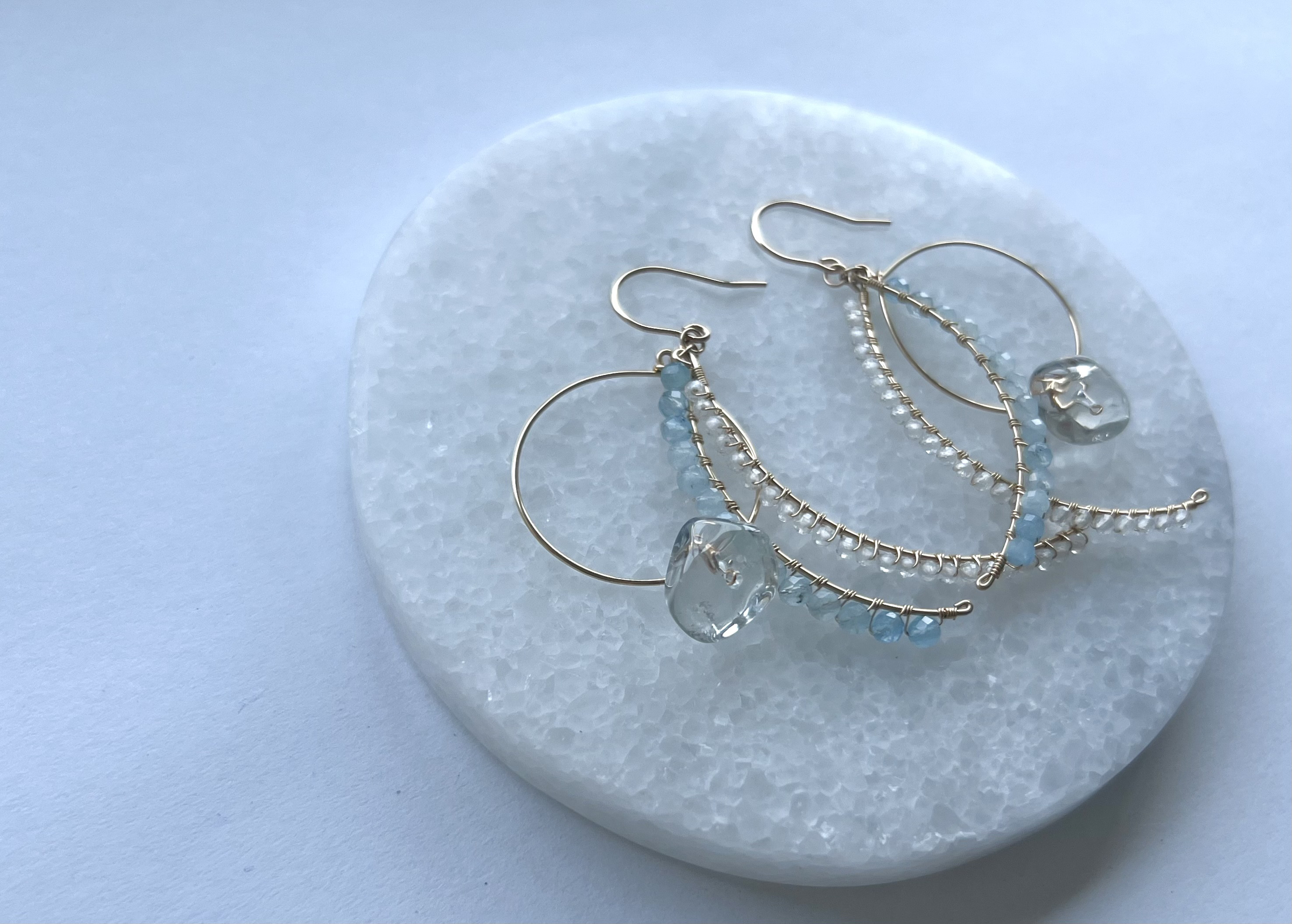 【3月誕生石】【再販】涼しげなフックピアス／イヤリング《アクアマリン》14kgf 【テイルシリーズ】