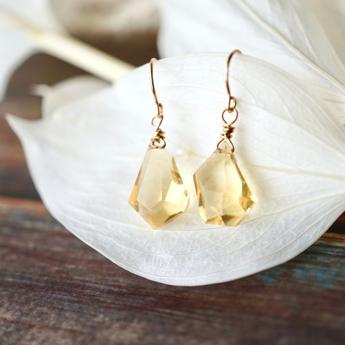 14kgf 扇カットピアス♡ Melody Accessory イヤリング 痛くない 日本製 ピアス キャッチ