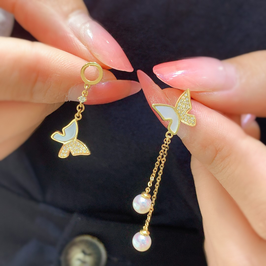 特価ブランド 蝶々モチーフ アンバランスピアスk18 ピアス（その他