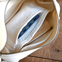 帆布のショルダーバッグ〈S〉キャメル・ipad miniが入るサイズ 3枚目の画像