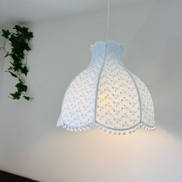 フラワーモチーフのランプシェード 約150cm フラワーモチーフのランプ