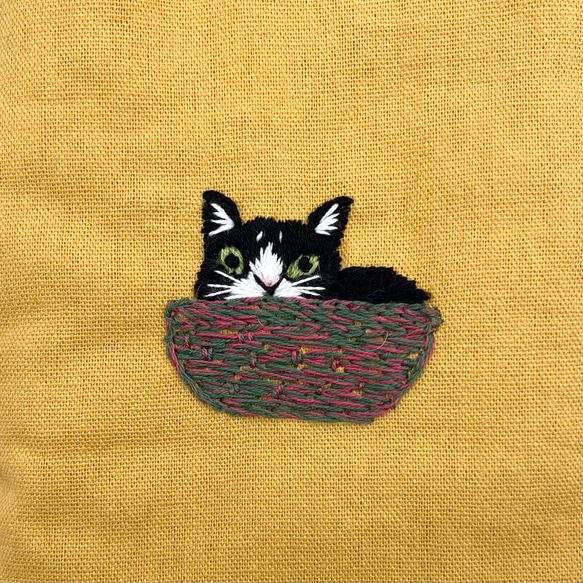 　手刺繡スマホショルダーかご猫 5枚目の画像