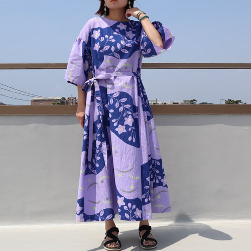 着物　浴衣リメイク　ロングワンピース　Lサイズ　バックもお付けします。 浴衣リメイク＊浴衣のワンピース・E（Lサイズ） | iichi 日々の