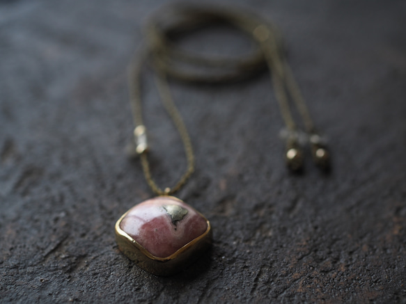 pyrite in rhodochrosite brass necklace (hanamushiro) 9枚目の画像