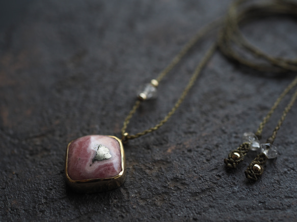 pyrite in rhodochrosite brass necklace (hanamushiro) 8枚目の画像