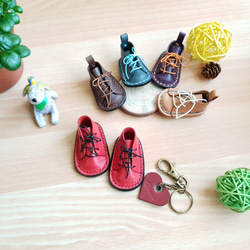カラフルな靴型キーホルダー e7b9dbdcbaf60c49fab14153df773e